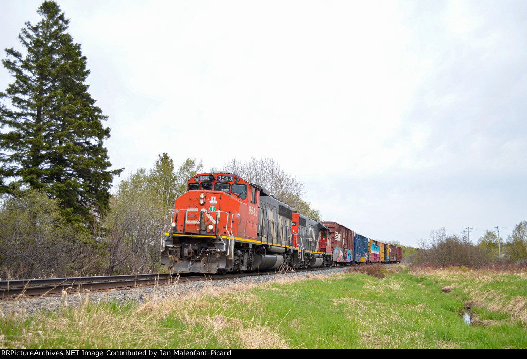 9543 leads CN 559 near Rue des Braves